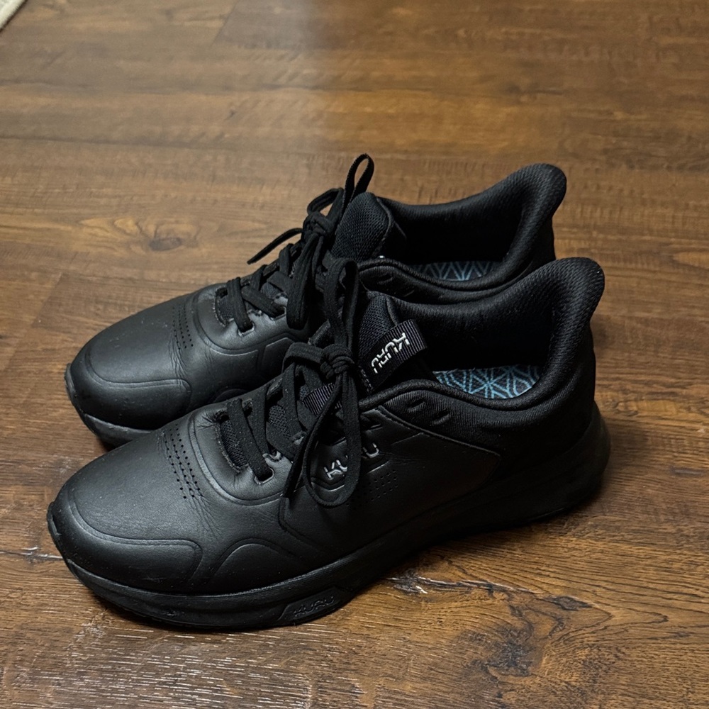 Kuru women’s sneakers non slip size 7.5